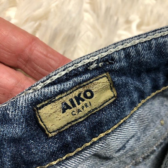 Silver AIKO Capri 31 So fun w factory fade grab them for summer.Rotating closet - Picture 8 of 11